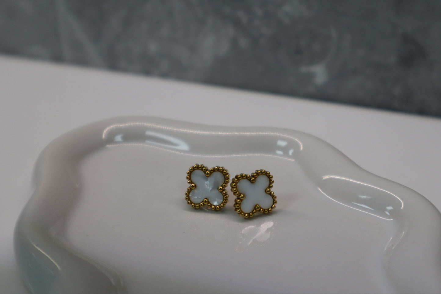 Four Leaf Clover Stud - White