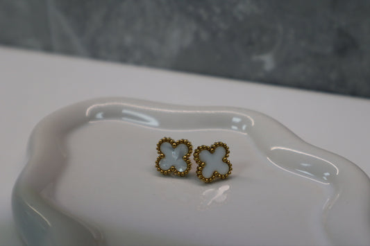 Four Leaf Clover Stud - White